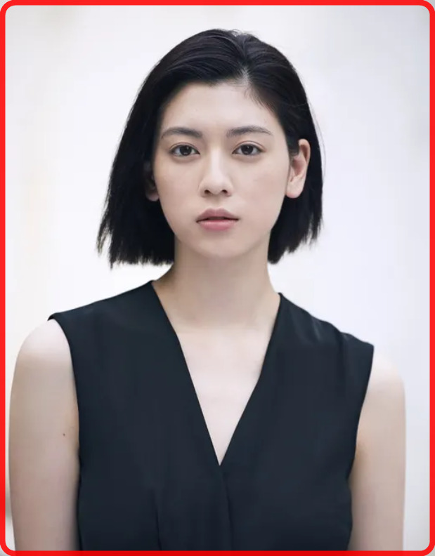 三吉彩花画像１